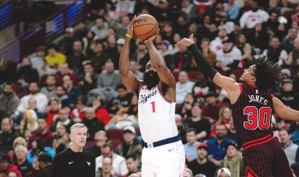 乐鱼直播入口-洛城德比！小卡伤情不明，哈登硬刚湖人东詹，双方都是排名卡位战